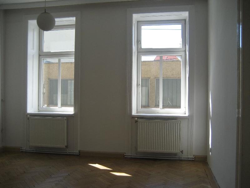 Günstige WG-geeignete Altbauwohnung