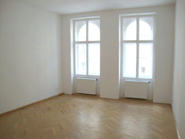 Sonnige Altbauwohnung als WG