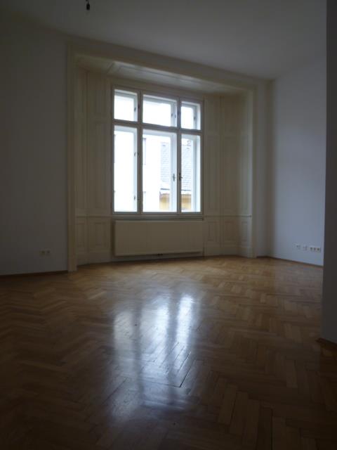 Renovierte Altbauwohnung 1070 Wien