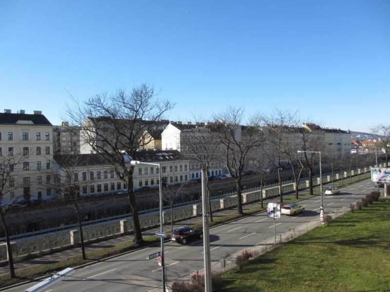 Sonnige Garconniere mit tollem Ausblick
