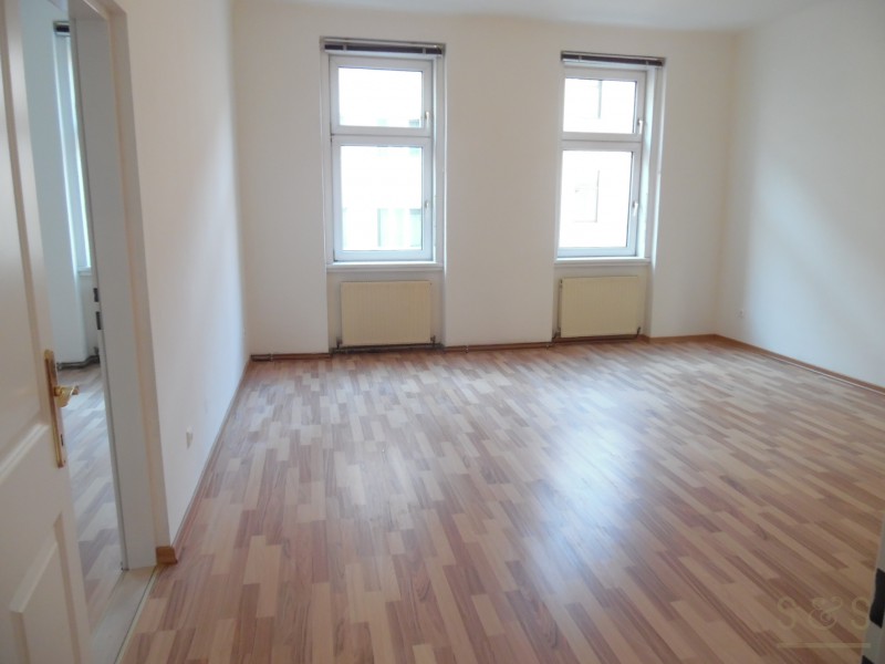 Unbefristete 3-Zimmer-Altbauwohnung in der Salzachstraße