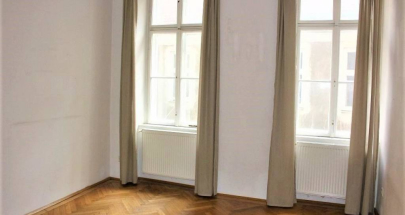 2 Zimmer Altbau an der Lichtensteinstrasse – UNBEFRISTET