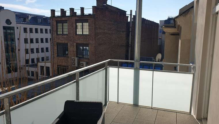Sanierte 3-Zimmer-Altbauwohnung mit hofseitigem Balkon