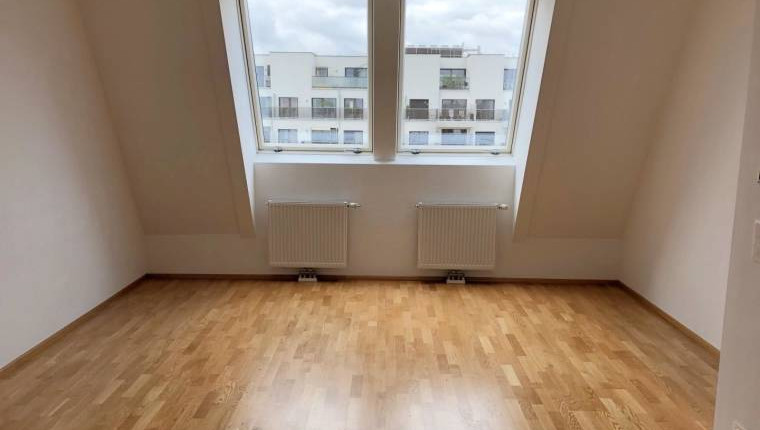 Tolle 2-Zimmer-Dachgeschoßwohnung direkt bei der U3