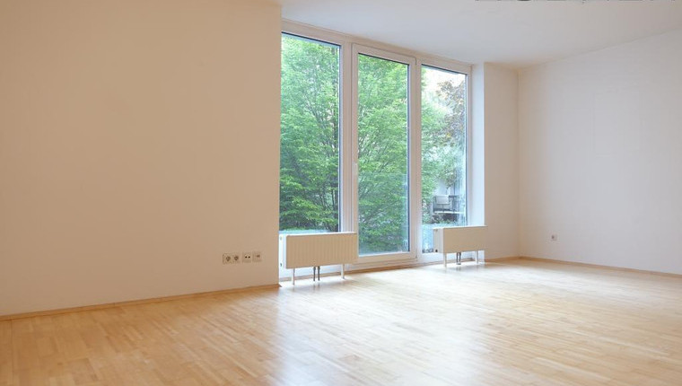 HOFSEITIG und ruhig! Schicke Single-Wohnung im Architektenhaus!