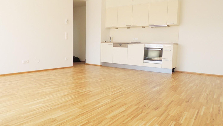 Wunderschöner Neubau mit großem Balkon 60cm2