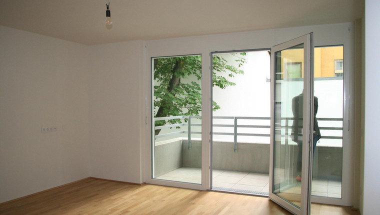 Provisionsfreier Erstbezug: 2-Zi Wohnung mit südseitigem Balkon
