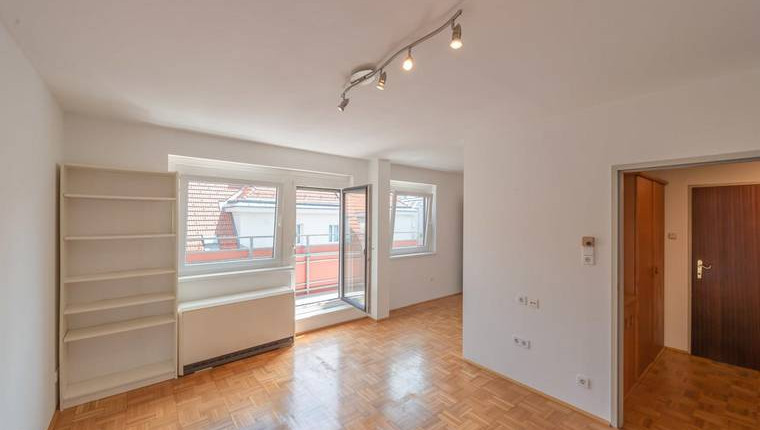 Gepflegte 1 Zimmer Wohnung mit großzügiger Terrasse
