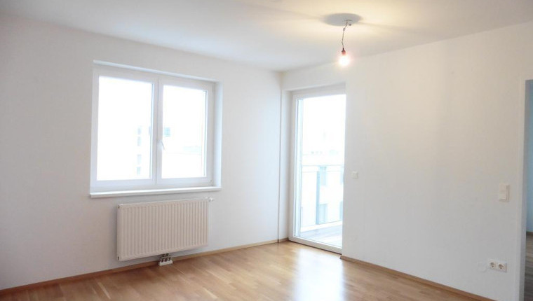 Top moderne Neubauwohnung mit großem Balkon
