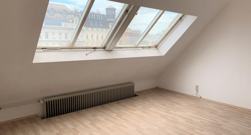 Sonnige 1-Zimmer-Dachgeschoßwohnung beim Naschmarkt