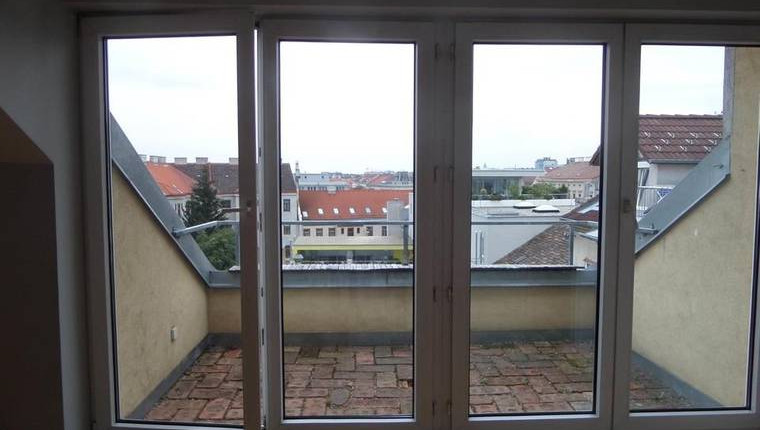 Günstige Dachgeschoßwohnung mit Terrasse nahe Lugnercity
