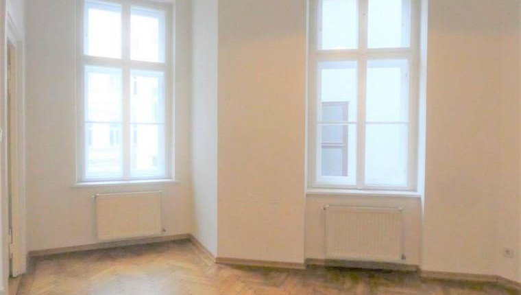 Hofseitige 2-Zimmer-Altbauwohnung in Traumlage