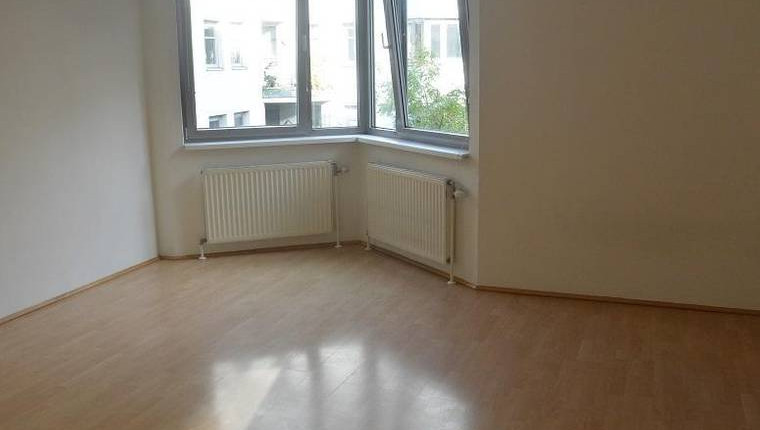 UNTER 600€: 1 Zimmer Wohnung mit Erker in 1060