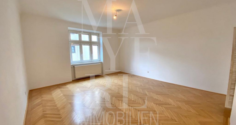 Kleine 2 Zimmerwohnung in schönem Altbau