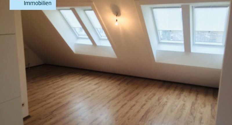 Helle, moderne Dachgeschosswohnung