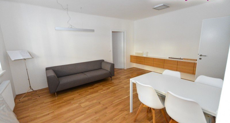 2 Zimmer mit luxuriöser Badewanne