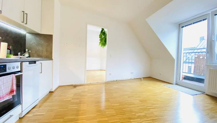 2 Zimmer Wohnung mit hochwertiger Ausstattung + Balkon mit Lift