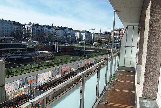 Südseitige Neubauwohnung mit Balkon über dem Donaukanal