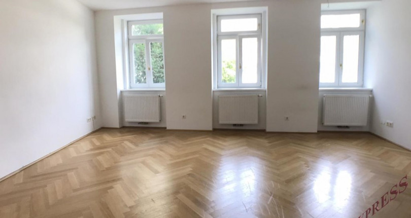 Superschöne 2-Zimmer-Altbauwohnung mit Balkon