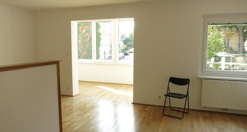 CHARMANTE, sehr gepflegte WOHNUNG mit hübschem ERKER