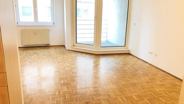 Große 1 Zimmerwohnung nur 530€ mit Balkon