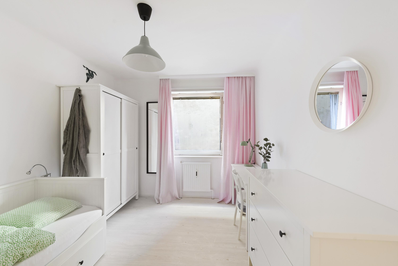 NUR 450€: Möbliertes Studio in guter Lage / HousingAnywhere