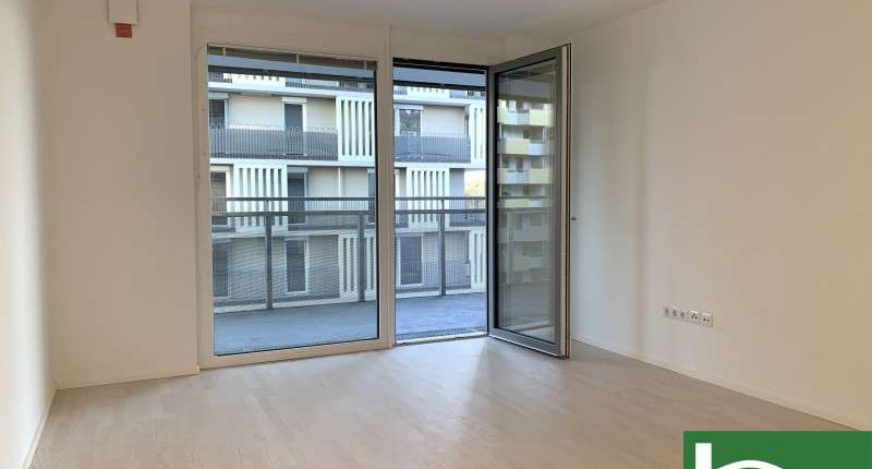 ERSTBEZUG – 2 ZIMMER INKL. BALKON UND MÖBLIERTE KÜCHE – TOP LAGE – GARAGE VORHANDEN