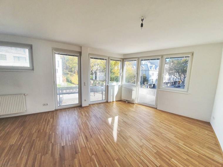 Moderne 2 Zimmer Wohnung mit Balkon unter 700€