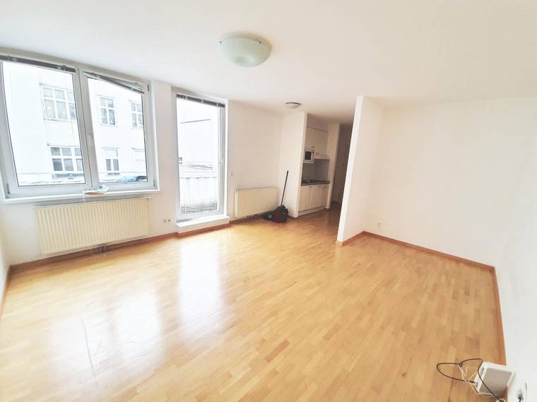 Charmante 1 Zimmer Wohnung mit Terrasse – Nächst Mariahilfer Straße