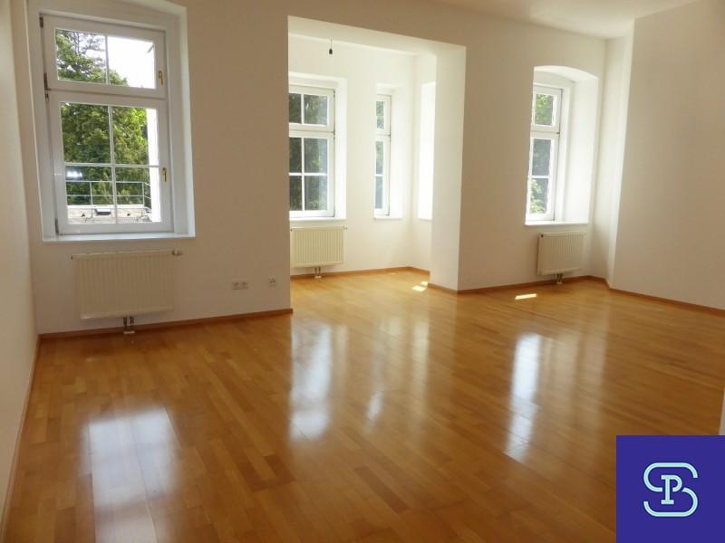 NUR 600€: Gartenseitiger 40m² Altbau mit Einbauküche und Lift