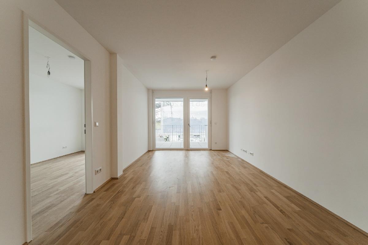 NEUBAU: 2 Zimmerwohnung mit schicker Küche und Balkon