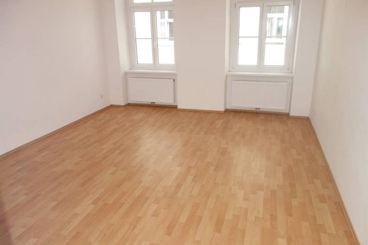 UNTER 600€: 1,5 Zimmer Altbauwohnung