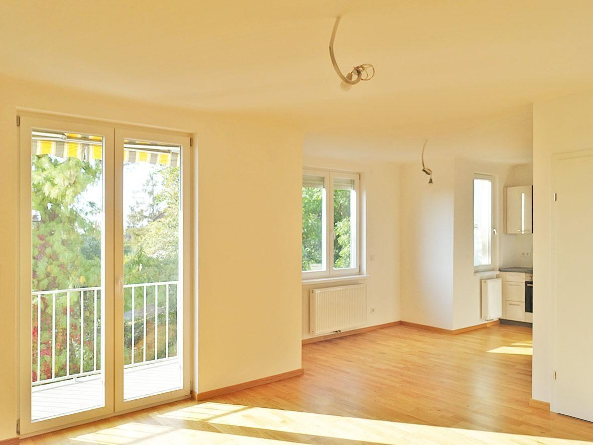 Top renovierte 2-Zimmer-Miete mit Balkon und Parkplatz