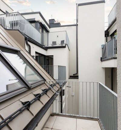 Moderne 2-Zimmer-Dachgeschosswohnung mit Balkon!