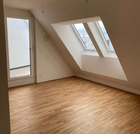 2-Zimmer-Wohnung mit Terrasse in der Himberger Straße