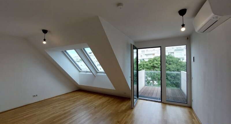 2-Zimmer-Dachgeschosswohnung mit Balkon in der Donaufelder Straße