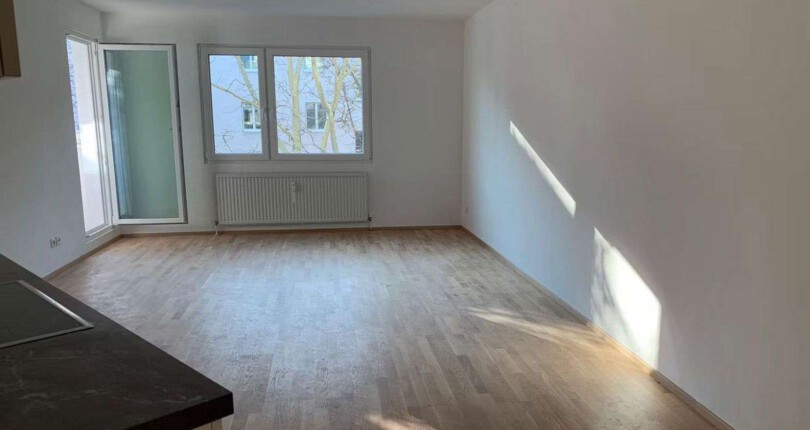2-Zimmer-Wohnung mit Loggia in der Trambauerstraße