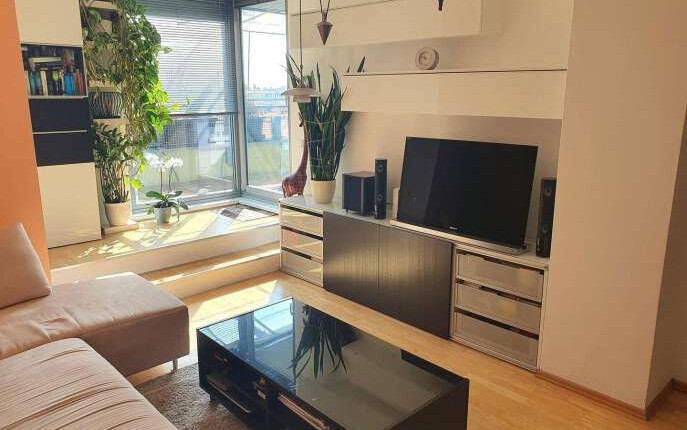Stilvolle 2-Zimmer-Wohnung mit Terrasse & Garagenplatz
